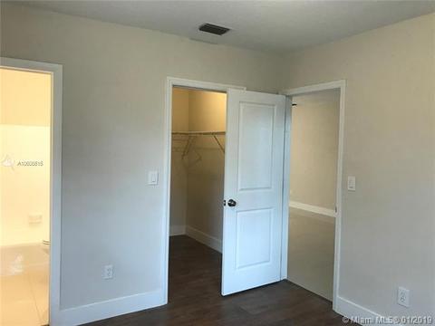 41 E 52nd Pl, Hialeah, FL 33013 photo 11