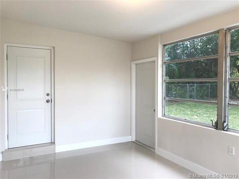 41 E 52nd Pl, Hialeah, FL 33013 photo 8