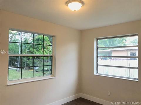 41 E 52nd Pl, Hialeah, FL 33013 photo 17