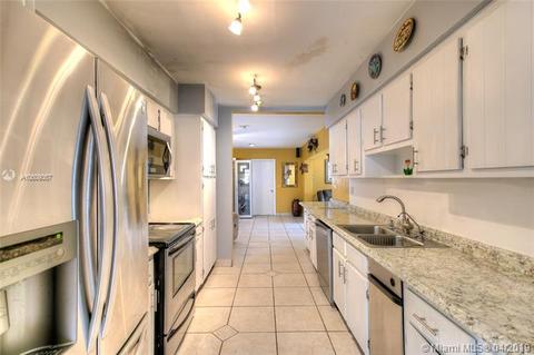 14531 Cedar Ct, Miami Lakes, FL 33014 photo 2