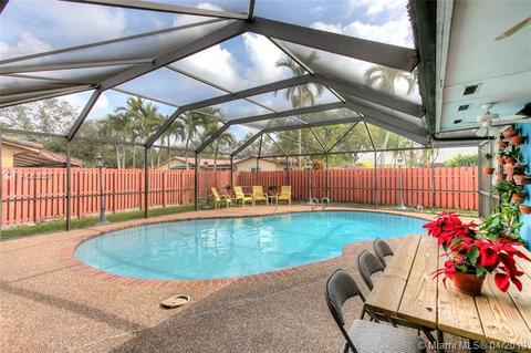 14531 Cedar Ct, Miami Lakes, FL 33014 photo 9