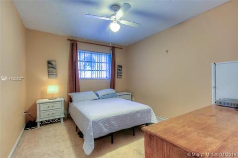 14531 Cedar Ct, Miami Lakes, FL 33014 photo 4