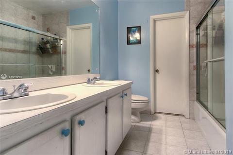 14531 Cedar Ct, Miami Lakes, FL 33014 photo 5