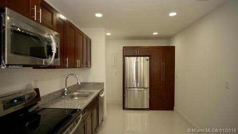 555 E 52nd St, Hialeah, FL 33013 photo 4