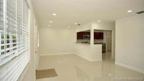 555 E 52nd St, Hialeah, FL 33013 photo 3