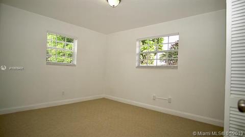 555 E 52nd St, Hialeah, FL 33013 photo 9