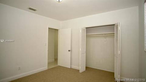 555 E 52nd St, Hialeah, FL 33013 photo 7