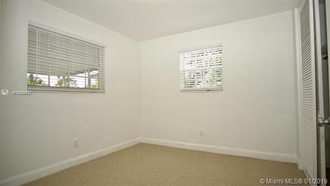 555 E 52nd St, Hialeah, FL 33013 photo 8