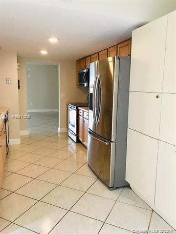 19600 E Lake Dr, Hialeah, FL 33015 photo 6
