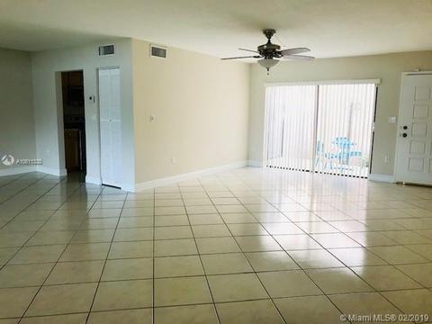19600 E Lake Dr, Hialeah, FL 33015 photo 4