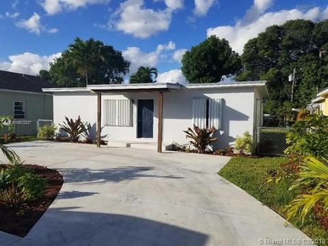 451 E 55th St, Hialeah, FL 33013 photo 1