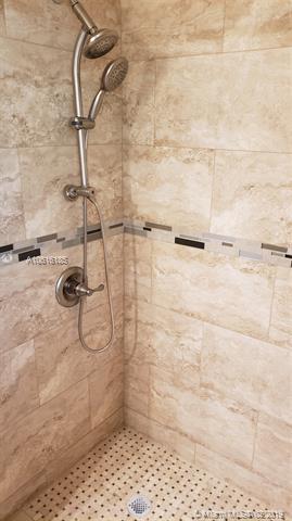 725 E 52nd St, Hialeah, FL 33013 photo 12