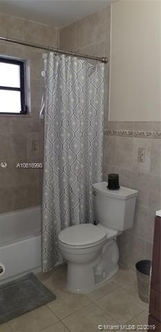 2575 W 71st Pl, Hialeah, FL 33016 photo 8