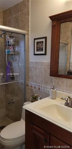 2575 W 71st Pl, Hialeah, FL 33016 photo 10