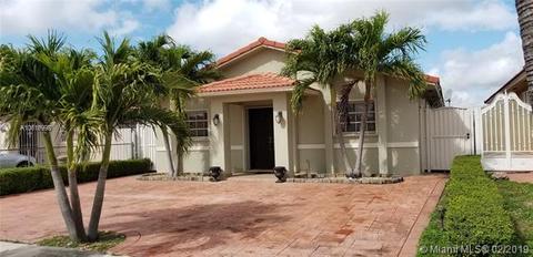 2575 W 71st Pl, Hialeah, FL 33016 photo 1