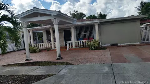 572 E 29th St, Hialeah, FL 33013 photo 2