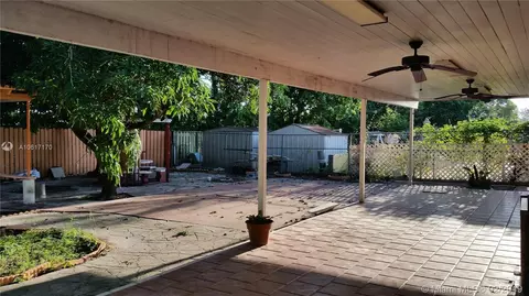572 E 29th St, Hialeah, FL 33013 photo 16