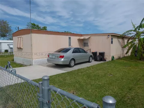 1063 8th St, Okeechobee, FL 34974 photo 1