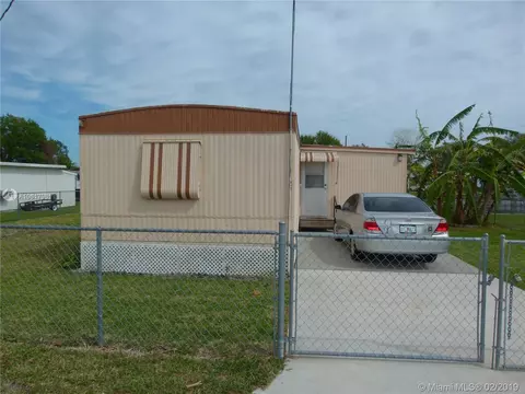 1063 8th St, Okeechobee, FL 34974 photo 2