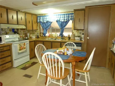1063 8th St, Okeechobee, FL 34974 photo 3