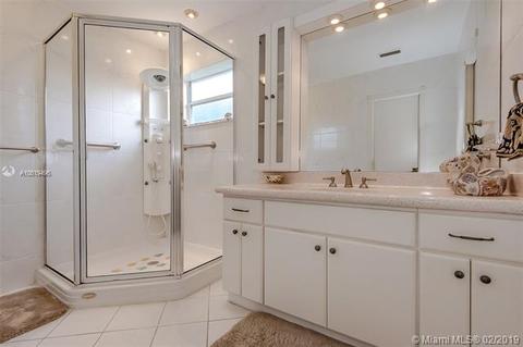 7010 Gleneagle Dr, Miami Lakes, FL 33014 photo 18