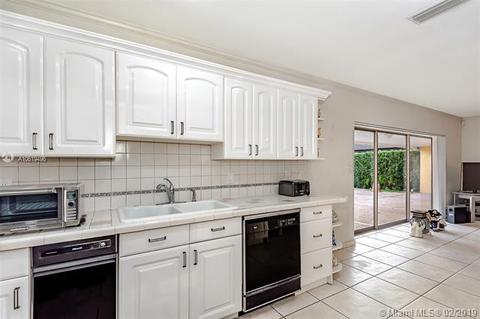 7010 Gleneagle Dr, Miami Lakes, FL 33014 photo 31