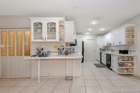 7010 Gleneagle Dr, Miami Lakes, FL 33014 photo 27