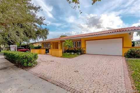 7010 Gleneagle Dr, Miami Lakes, FL 33014 photo 2