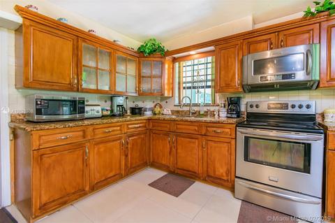 13601 S Biscayne River Dr, Miami, FL 33161 photo 4