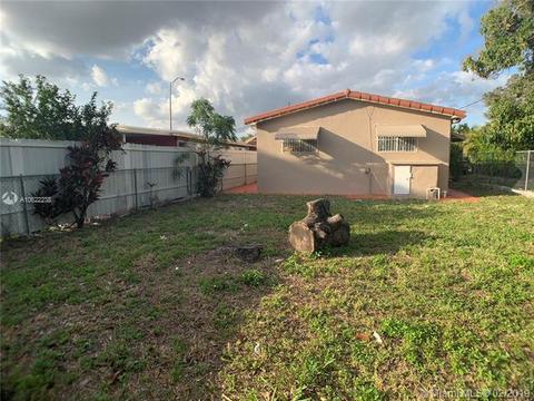 560 E 28th St, Hialeah, FL 33013 photo 3