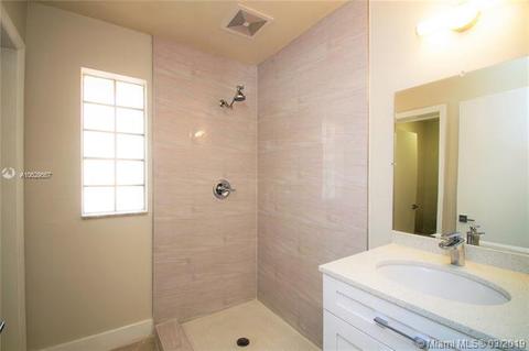 Undisclosed, Miami, FL 33196 photo 21