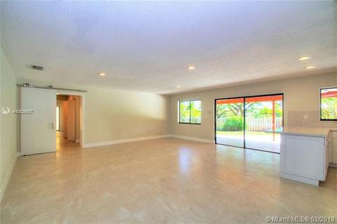 Undisclosed, Miami, FL 33196 photo 9
