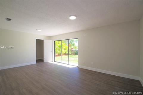 Undisclosed, Miami, FL 33196 photo 20