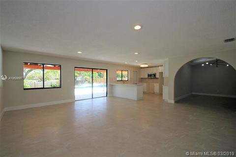 Undisclosed, Miami, FL 33196 photo 11