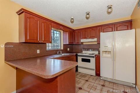 446 E 27th St #3, Hialeah, FL 33013 photo 3