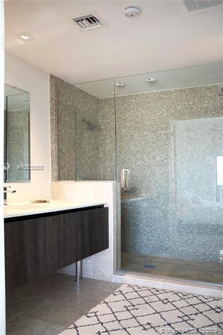 68 SE 6th St #3012, Miami, FL 33131 photo 8