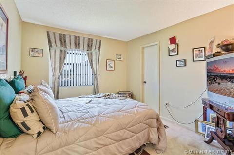 20167 NW 58 Pl, Hialeah, FL 33015 photo 18