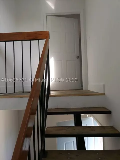 595 E 8th St, Hialeah, FL 33010 photo 13
