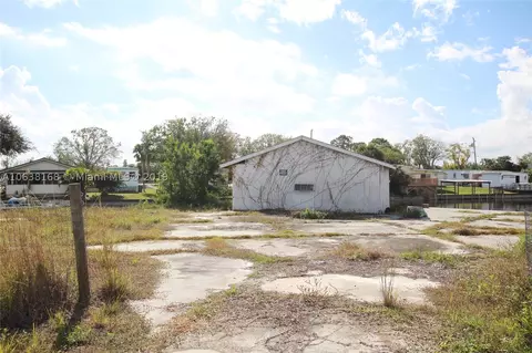 1216 10th St, Other, FL 34974 photo 1