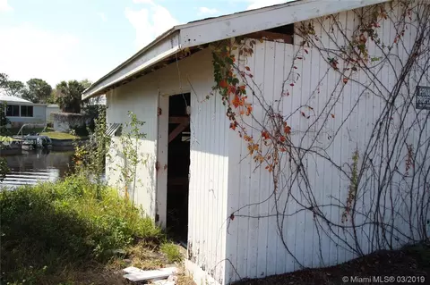 1216 10th St, Other, FL 34974 photo 9
