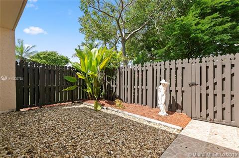 19731 E Lk #19731, Hialeah, FL 33015 photo 3