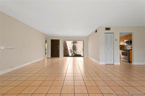 19731 E Lk #19731, Hialeah, FL 33015 photo 5