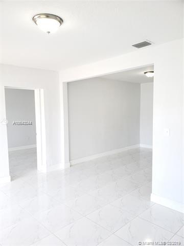 Undisclosed, Hialeah, FL 33013 photo 17