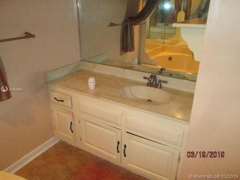 Undisclosed, Miami, FL 33173 photo 11