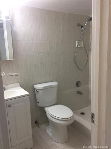 Undisclosed, Miami, FL 33172 photo 10