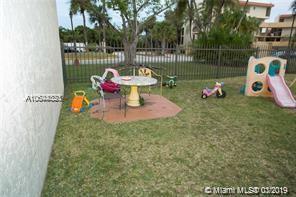 Undisclosed, Miami, FL 33172 photo 22