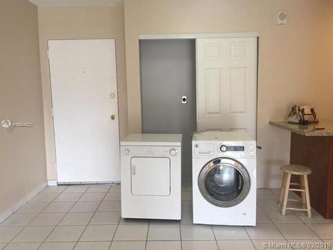 Undisclosed, Miami, FL 33172 photo 1