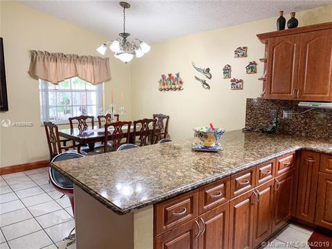 6909 W 25 Ct, Hialeah, FL 33016 photo 13