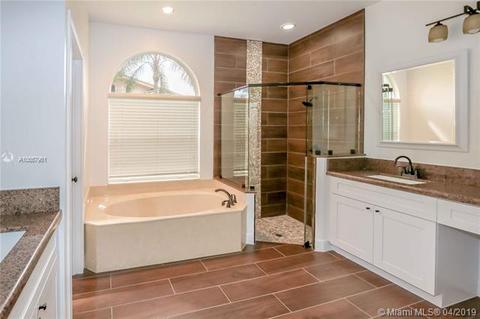 2532 Montclaire Cir, Weston, FL 33327 photo 11