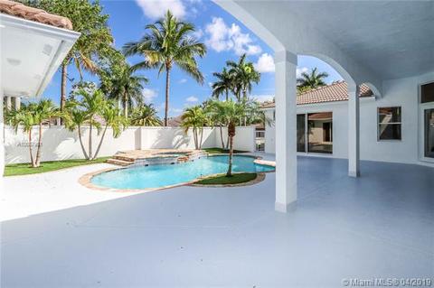 2532 Montclaire Cir, Weston, FL 33327 photo 2